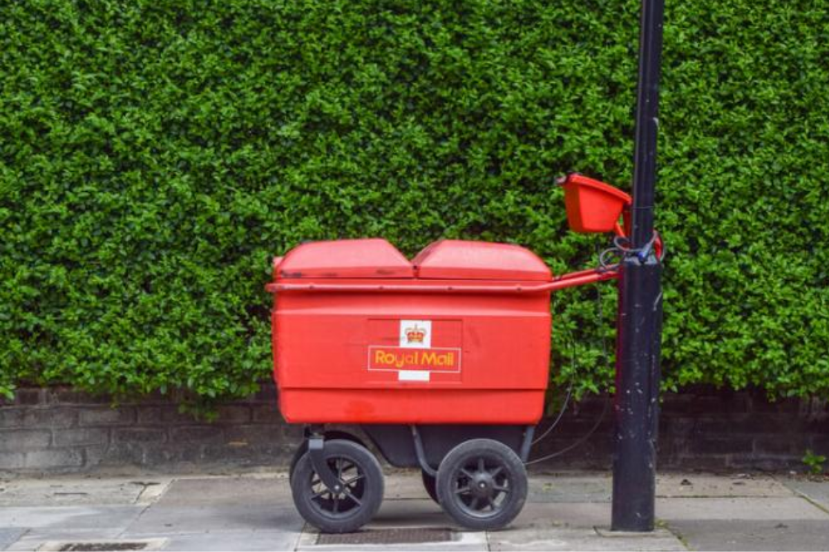 Royal Mail Trolley Stolen in Broad Daylight as Postman Delivered Letters in Newmarket